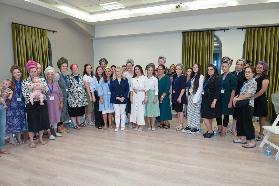 Statsministerens kone, Sara Netanyahu, deltok i kveld, tirsdag 27. august 2024, p et arrangement der hun fikk hilse p sikkerhetskoordinatorene for militrsamfunnet og deres koner, som ble holdt av Mateh Binyamin regionale rd ved Cinemateket i Jerusalem.
 Foto: GPO