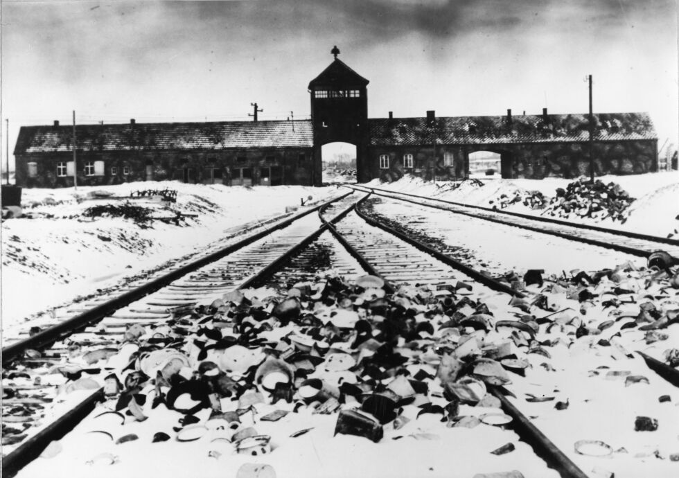 Nazismen: Auschwitz var en av utryddelsesleirene for jder under 2. verdenskrig.  Vi har en annen ideologi som er p fremmarsj i Europa i dag, kalt islamismen. Den er helt identisk med nazismen nr det gjelder synet p jder, skriver sjefredaktr Trine Over Hansen.
 Foto: Ap/NTB