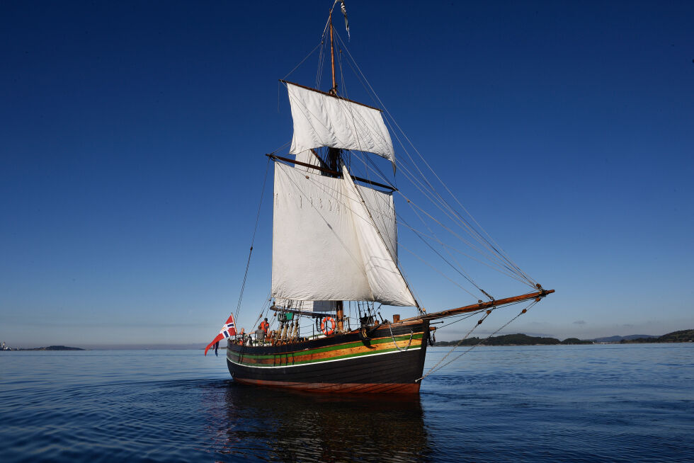 Turen tok i sin tid tre måneder. Originalruten skal gjenskapes, med stopp både i England, Portugal, hvor sistnevnte blir siste stopp for den lange turen over Atlanterhavet. Etter å ha vært innom karibiske øyer, skal skuta ankomme New York 9. oktober.
Foto: Jonas Haarr Friestad / Handout / NTB