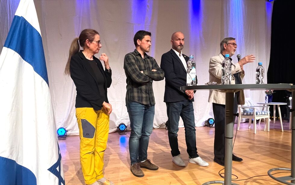 PANELSAMTALE: Fra venstre Rachel Suissa, Daniel Aweida, Erik Selle og Lars Enarson i panelsamtale under Norge IDAGs sommerstevne p Bildy.
 Foto: Ingvill Mydland
