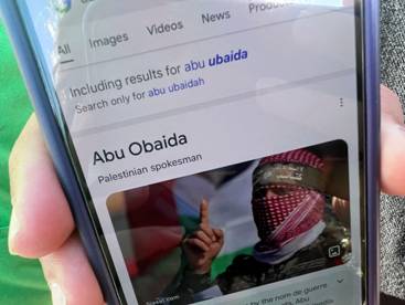 The counter-demonstrators in Oslo shouted at Abu Obaida, spokesman for the military part of Hamas, the Izz ad-Din al-Qassam Brigades. Photo: Trine Over Hansen