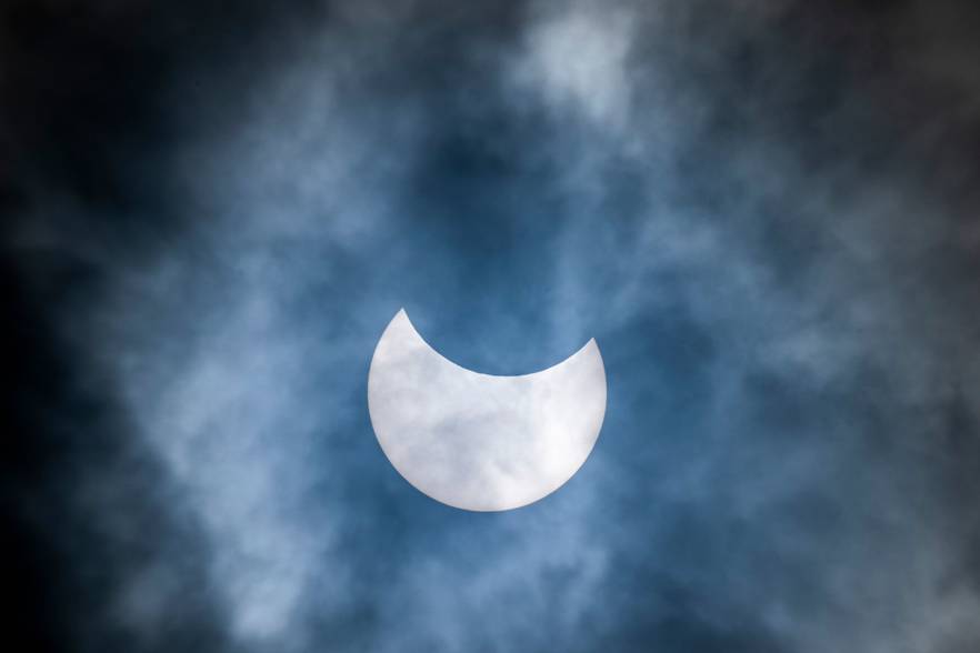 Oslo 20210610. Partial solar eclipse seen from Oslo on Thursday.  The moon covers at most 31% of the solar disk's area.  Photo: Hkon Mosvold Larsen / NTB